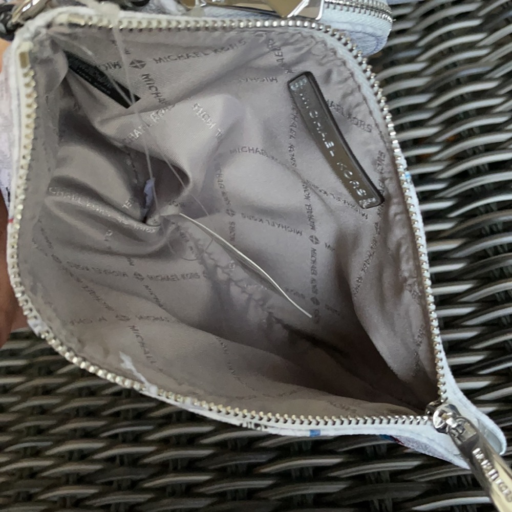 Michael Kors Jet Set Girls Wristlet Trio - Picture 14 of 16
